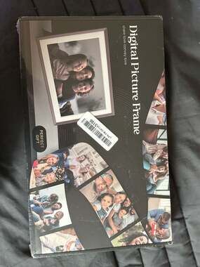 10.1 Inch WiFi Digital Picture Frame 1080P